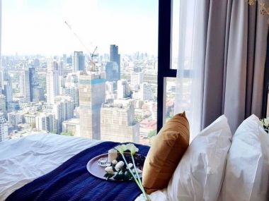 คอนโดติดรถไฟฟ้า Ashton asoke2 bed