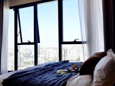 คอนโดติดรถไฟฟ้า Ashton asoke2 bed