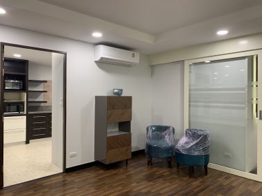 New Renovated Avenue 61 Condominium ปล่อยเช่า เพียง 70,000บาท 3 ห้องนอน 3 ห้องน้ำ 193ตรม. ใกล้ BTS ทองหล่อ เฟอร์นิเจอร์ครบพร้อมเข้าอยู่