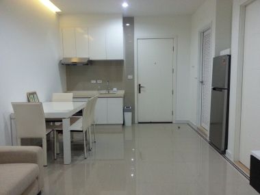 Owner - For rent TC Green Rama 9 Corner unit Floor 22 north view
