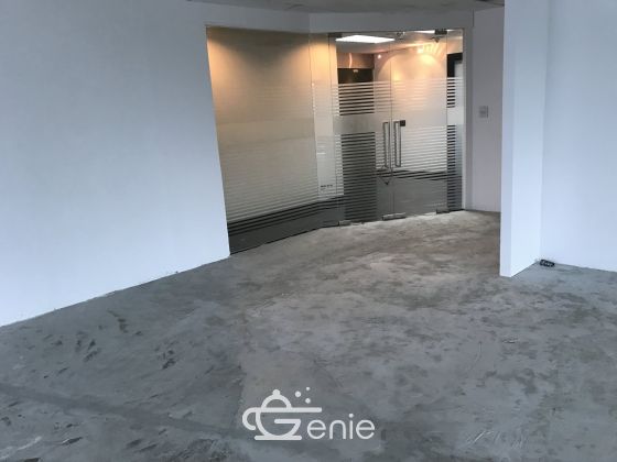 For rent at lake rajada office complex Type 200q.m. 132,000THB/month Fully furnished