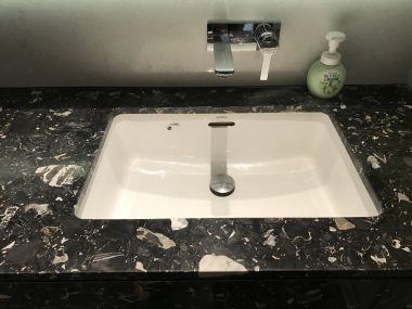 ให้เช่า! BEATNIQ Sukhumvit 32 1 ห้องนอน 43.43 ตรม. เพียง 48,000 บาท/เดือน เฟอร์นิเจอร์ครบพร้อมเข้าอยู่ (PROP000107)