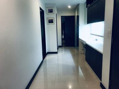 Avenue 61 ขายเพียง 10,700,000บาท รวมค่าใช้จ่ายทุกอย่าง 2 ห้องนอน 2 ห้องน้ำ 107ตรม. ใกล้ BTS เอกมัย เฟอร์นิเจอร์ครบพร้อมเข้าอยู่