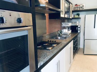 Avenue 61 ขายเพียง 10,700,000บาท รวมค่าใช้จ่ายทุกอย่าง 2 ห้องนอน 2 ห้องน้ำ 107ตรม. ใกล้ BTS เอกมัย เฟอร์นิเจอร์ครบพร้อมเข้าอยู่