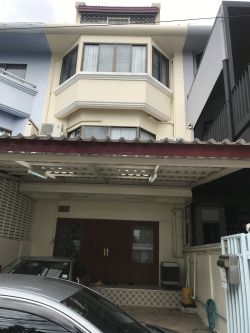 Townhome/office (400sqm), 5 Bed 5 Bath in Ekkamai for Rent