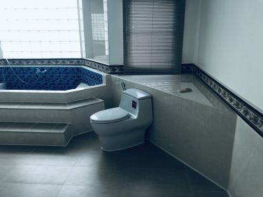 Townhome/office (400sqm), 5 Bed 5 Bath in Ekkamai for Rent