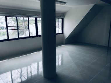 Townhome/office (400sqm), 5 Bed 5 Bath in Ekkamai for Rent