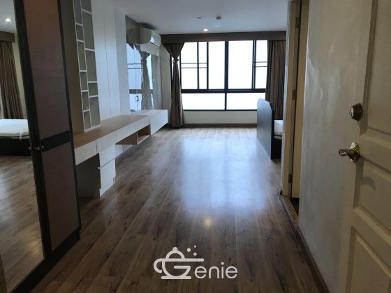 Pet friendly, partial furnished 2bed 2 bath with balcony for sale in Phrom Phong