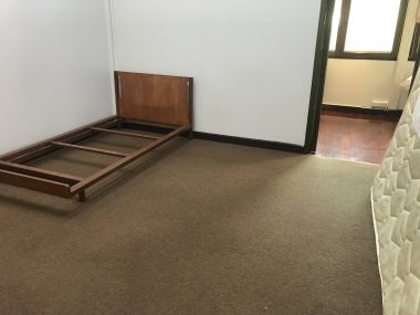 Home office or restaurant with big garden for rent in Ekkamai