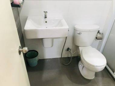 ห้อง ใกล้สวน บรรยากาศเงียบสงบร่มรื่น วิวเมืองสิ่งอำนวยความสะดวกครบครัน ร้านค้าร้านอาหารอื่นๆบริเวณใกล้เคียงโดยรอบโครงการ บีทีเอสพระโขนง 5-10 นาที