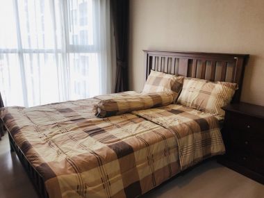 ห้อง ใกล้สวน บรรยากาศเงียบสงบร่มรื่น วิวเมืองสิ่งอำนวยความสะดวกครบครัน ร้านค้าร้านอาหารอื่นๆบริเวณใกล้เคียงโดยรอบโครงการ บีทีเอสพระโขนง 5-10 นาที