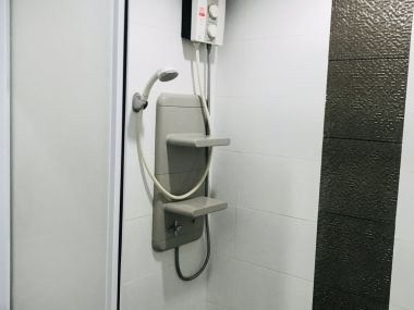 ห้อง ใกล้สวน บรรยากาศเงียบสงบร่มรื่น วิวเมืองสิ่งอำนวยความสะดวกครบครัน ร้านค้าร้านอาหารอื่นๆบริเวณใกล้เคียงโดยรอบโครงการ บีทีเอสพระโขนง 5-10 นาที