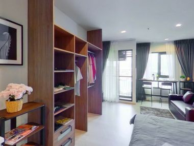 Life One Wireless, Ploenchit junction, stunning view, attractive decorations, 4 sell & rent by owner, close to Central Embassy & Chidlom and Homepro.