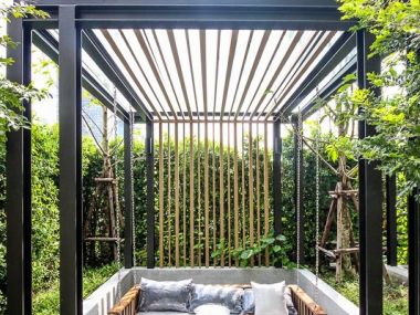 Life One Wireless, Ploenchit junction, stunning view, attractive decorations, 4 sell & rent by owner, close to Central Embassy & Chidlom and Homepro.