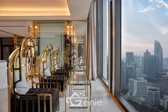 Life One Wireless, Ploenchit junction, stunning view, attractive decorations, 4 sell & rent by owner, close to Central Embassy & Chidlom and Homepro.