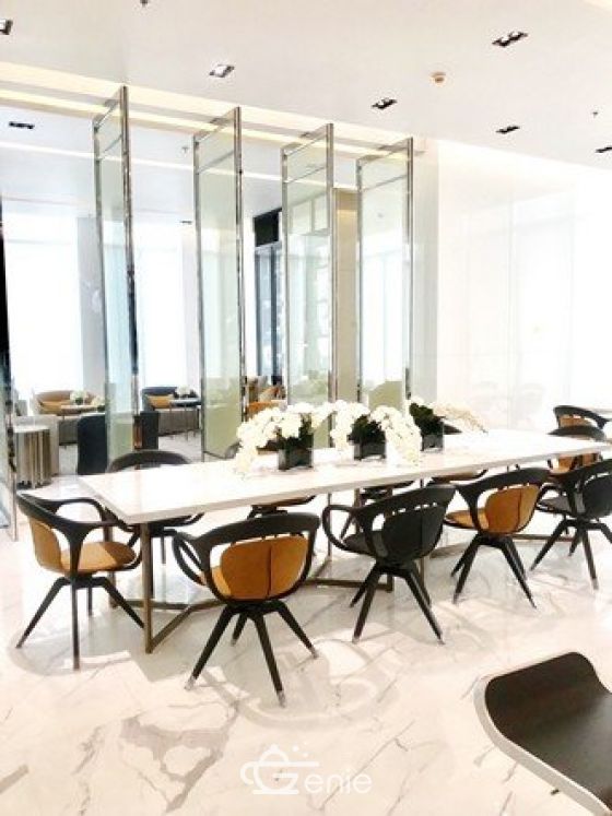 Hyde Sukhumvit 11, 2B 2B, corner unit, stunning view, attractive decorations, 4 sell by owner, hi yield, 4 minutes walk from BTS Nana.