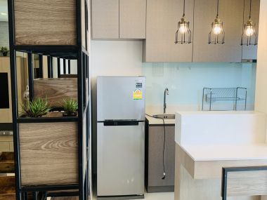 For rent Rhythm Sukhumvit 36-38  floor 5  nearby BTS   Tong lor 400 M.