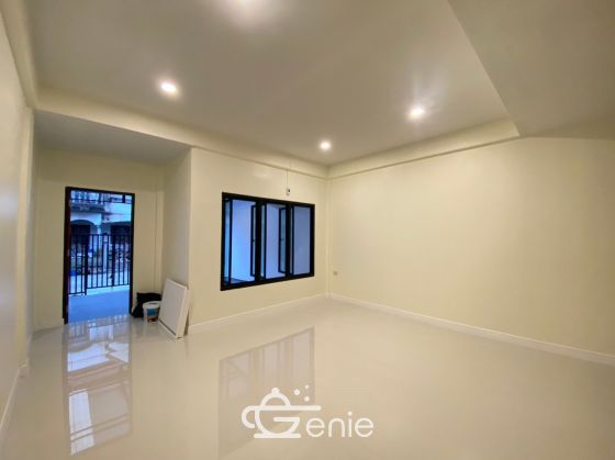 Townhouse for Sell 2-Story house Soi Sukhumvit 101/1