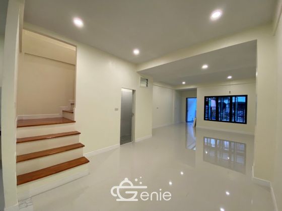 Townhouse for Sell 2-Story house Soi Sukhumvit 101/1