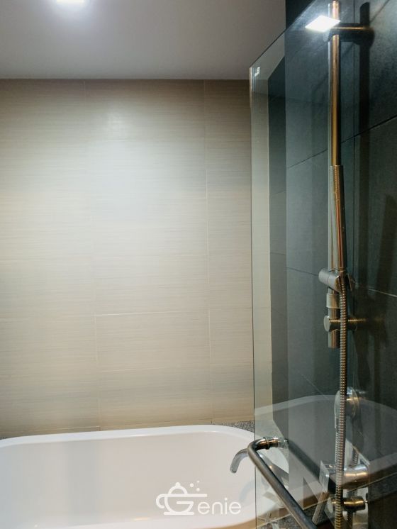 ปล่อยเช่า Millennium Residence คอนโดหรู Style Luxury ในราคาเพียง 45,000บาท/เดือน 2 ห้องนอน 2 ห้องน้ำ 90ตรม. ใกล้ BTS อโศก เฟอร์นิเจอร์ครบพร้อมเข้าอยู่
