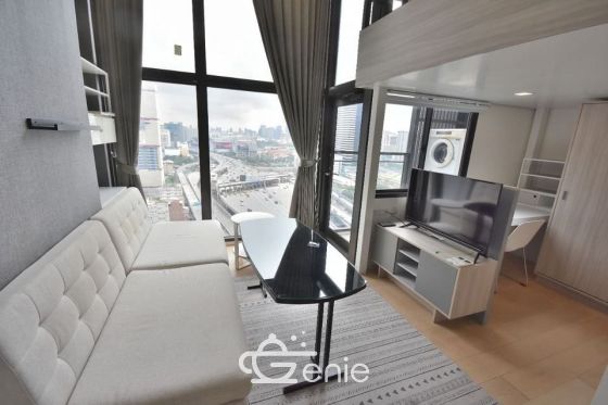 ** ปล่อยเช่า ** Chewathai Residence Asoke ในราคาเพียง 20,000บาท/เดือน ห้อง Duplex 1 ห้องนอน 1 ห้องน้ำ  33ตรม.  เฟอร์นิเจอร์ครบพร้อมเข้าอยู่