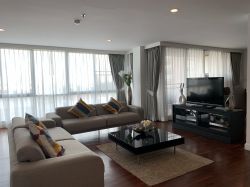 Newly renovated 4 Bedroom Apartment in Sathorn, only 5 min walk to BTS Surasak