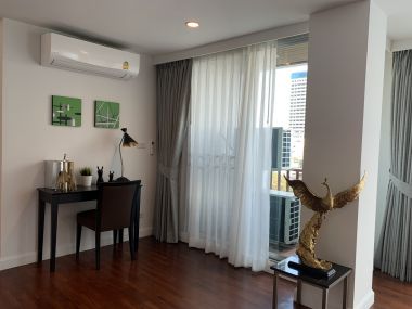 Newly renovated 4 Bedroom Apartment in Sathorn, only 5 min walk to BTS Surasak
