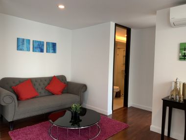 Newly renovated 4 Bedroom Apartment in Sathorn, only 5 min walk to BTS Surasak