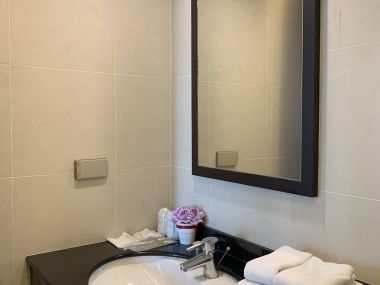 Newly renovated 4 Bedroom Apartment in Sathorn, only 5 min walk to BTS Surasak