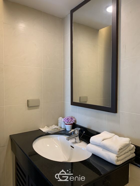 Newly renovated 4 Bedroom Apartment in Sathorn, only 5 min walk to BTS Surasak