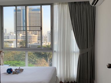 Newly renovated 4 Bedroom Apartment in Sathorn, only 5 min walk to BTS Surasak