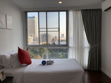 Newly renovated 4 Bedroom Apartment in Sathorn, only 5 min walk to BTS Surasak