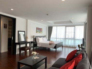 Newly renovated 4 Bedroom Apartment in Sathorn, only 5 min walk to BTS Surasak