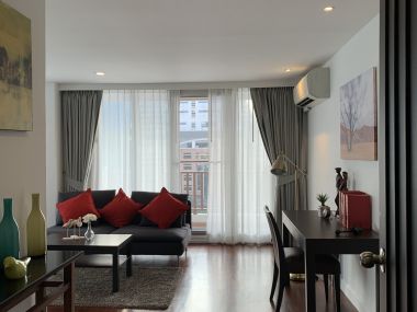 Newly renovated 4 Bedroom Apartment in Sathorn, only 5 min walk to BTS Surasak