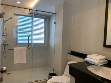 Newly renovated 4 Bedroom Apartment in Sathorn, only 5 min walk to BTS Surasak