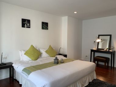 Newly renovated 4 Bedroom Apartment in Sathorn, only 5 min walk to BTS Surasak