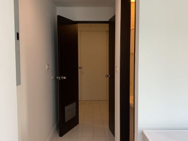 Newly renovated 4 Bedroom Apartment in Sathorn, only 5 min walk to BTS Surasak