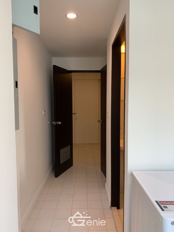 Newly renovated 4 Bedroom Apartment in Sathorn, only 5 min walk to BTS Surasak