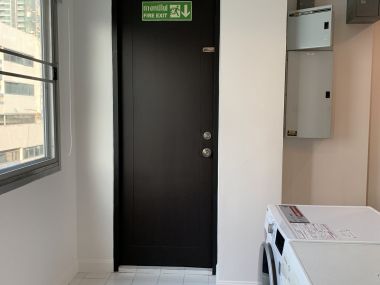 Newly renovated 4 Bedroom Apartment in Sathorn, only 5 min walk to BTS Surasak