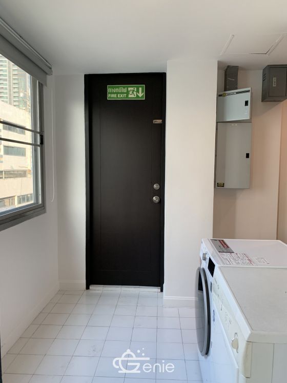 Newly renovated 4 Bedroom Apartment in Sathorn, only 5 min walk to BTS Surasak