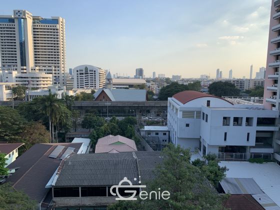 Newly renovated 4 Bedroom Apartment in Sathorn, only 5 min walk to BTS Surasak