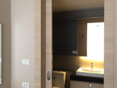 คอนโดให้เช่า KLASS Silom  1 ห้องนอน 1 ห้องน้ำ  33 ตรม. 23,000 บาท/เดือน  Fully furnished
