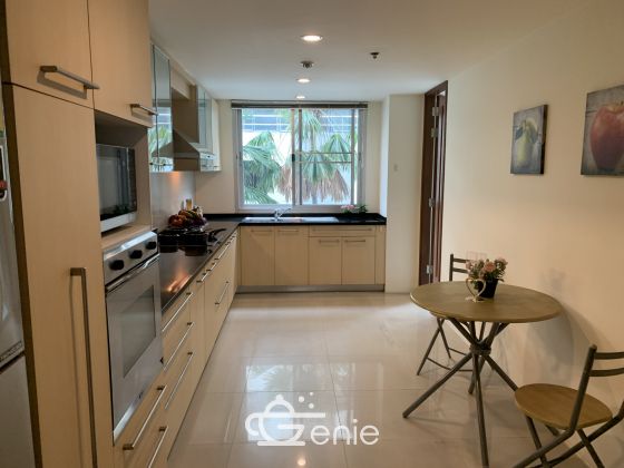 Spacious 4 Bedroom apartment in heart of Sathorn, 5 mins to BTS Surasak