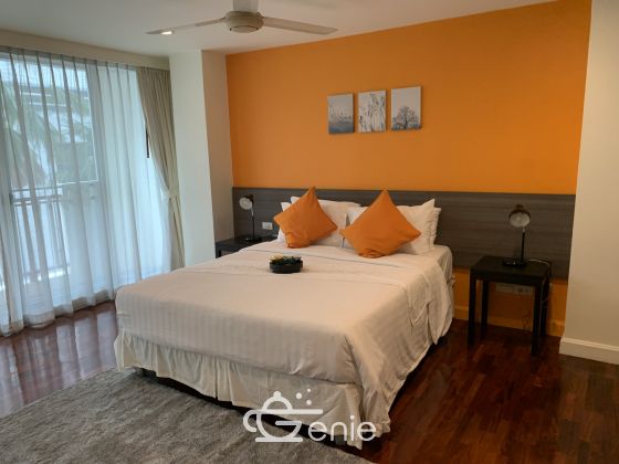 Spacious 4 Bedroom apartment in heart of Sathorn, 5 mins to BTS Surasak