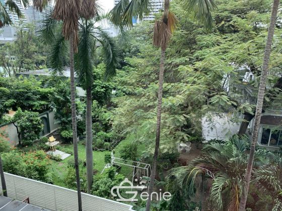 Spacious 4 Bedroom apartment in heart of Sathorn, 5 mins to BTS Surasak