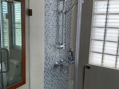 Spacious 3 bedroom apartment near BTS Surasak, Pets Freindly