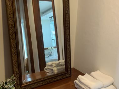 Spacious 3 bedroom apartment near BTS Surasak, Pets Freindly