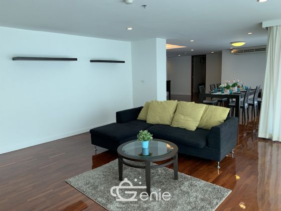 Spacious 3 bedroom apartment near BTS Surasak, Pets Freindly