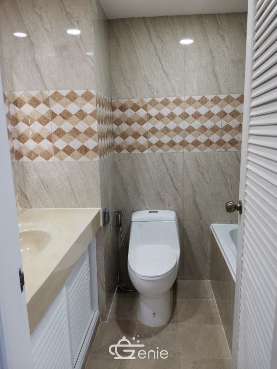 For Rent! at 49 Suite 2 Bedroom 2 Bathroom 30,000 THB/Month Fully furnished