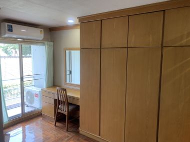 ปล่อยเช่า! 49 Suite 1ห้องนอน 40ตรม. เพียง 13,000บาท/เดือน เฟอร์นิเจอร์ครบพร้อมเข้าอยู่